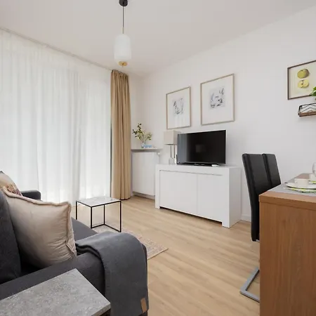 Elegant Near Paley And Medicover-handelsmana 1st Apartment