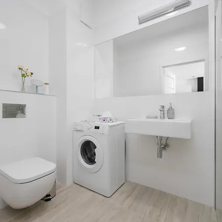 Elegant Near Paley And Medicover-handelsmana 1st *