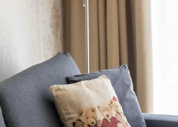 Elegant Near Paley&medicover-handelsmana 1st *