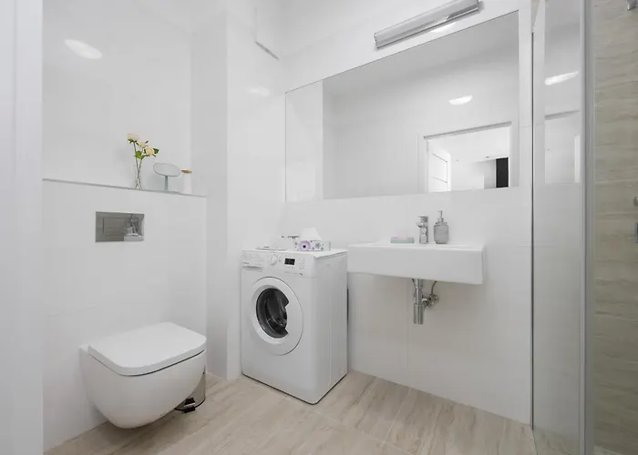 Elegant Near Paley&medicover-handelsmana 1st *