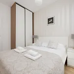 Elegant Near Paley And Medicover-handelsmana 1st شقة *
